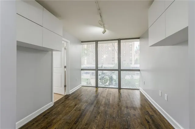 $299,000 | 600 Admiral Boulevard, Unit 601, Kansas City, MO 64106