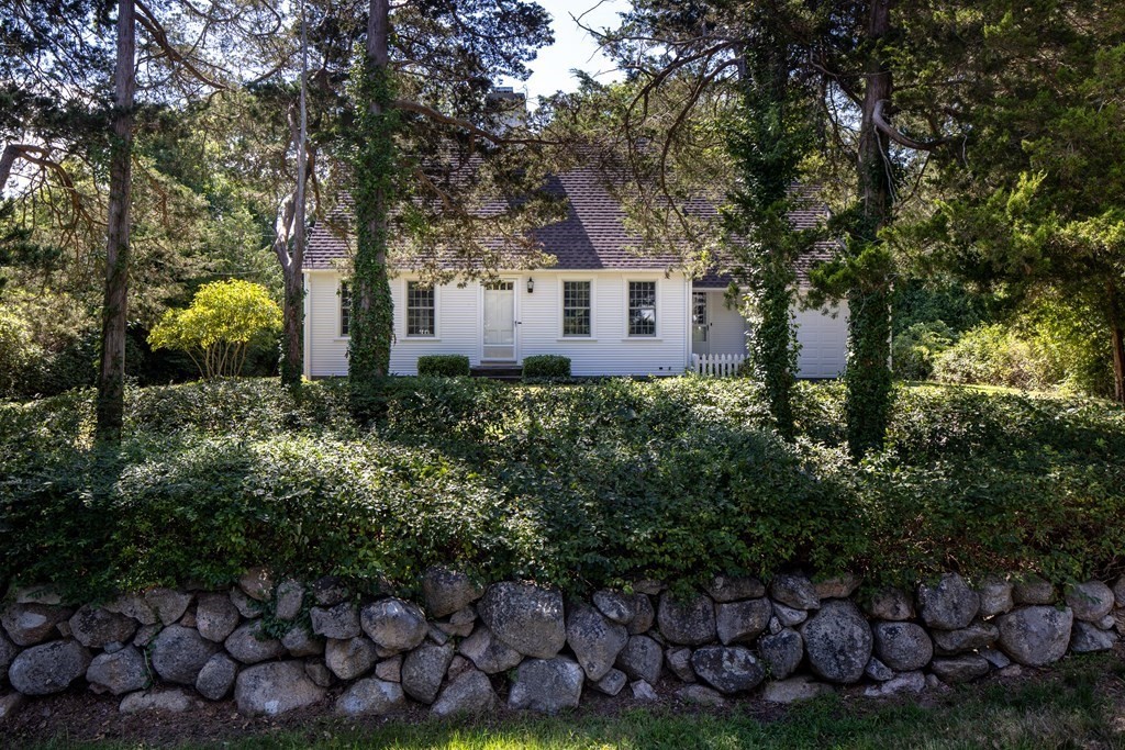 24 Prospect Road Mattapoisett, MA 02739 - Photo 2 of 31 Gallery Image 2