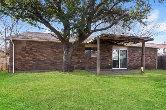 $1,815 | 7304 Whitewood Drive, Fort Worth, TX 76137