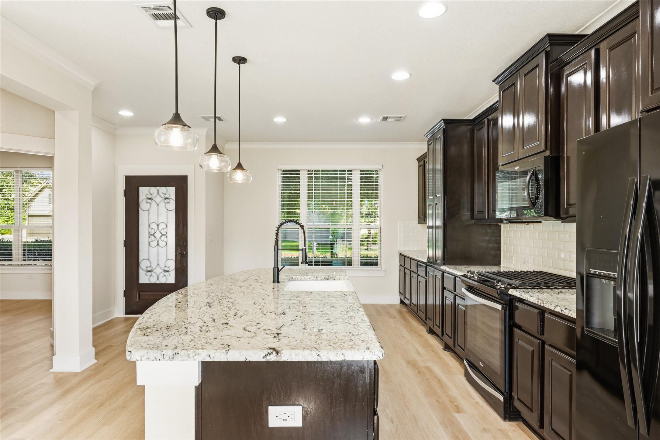 9507 McKnight Loop, Unit 13 Austin, TX 78717 - Photo 9 of 40