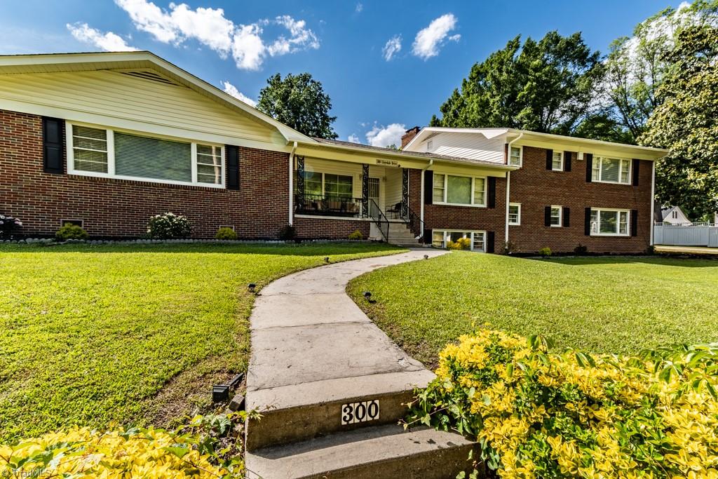 300 Edgedale Drive High Point, NC 27262 - Photo 5 of 50