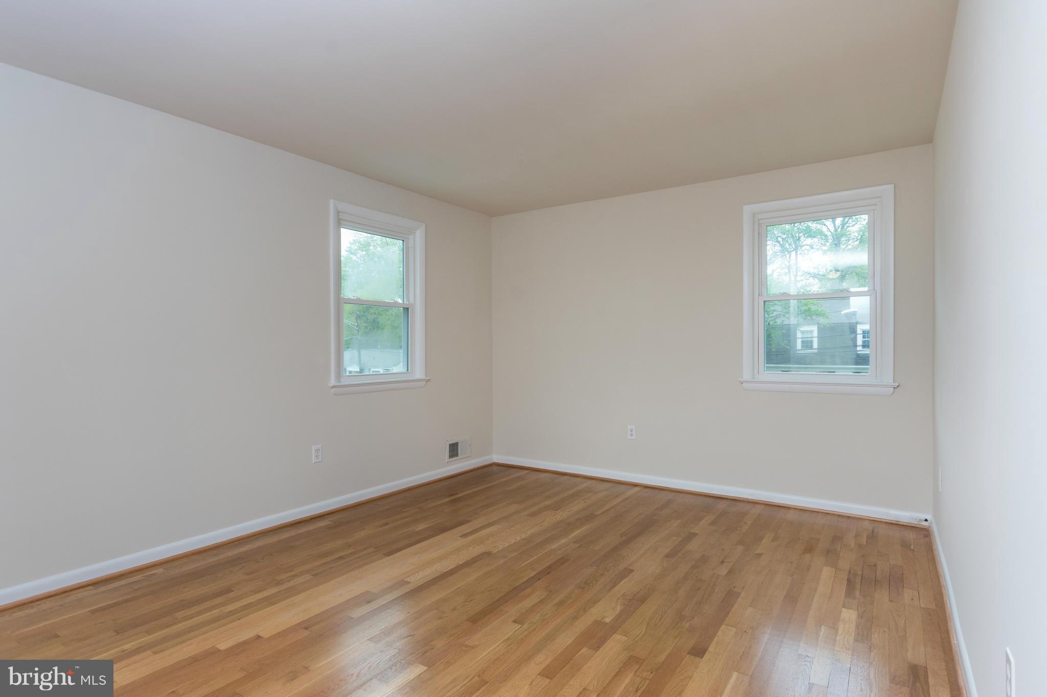 16107 Kent Road Laurel, MD 20707 - Photo 13 of 28 Spacious MBR, with hardwood floors