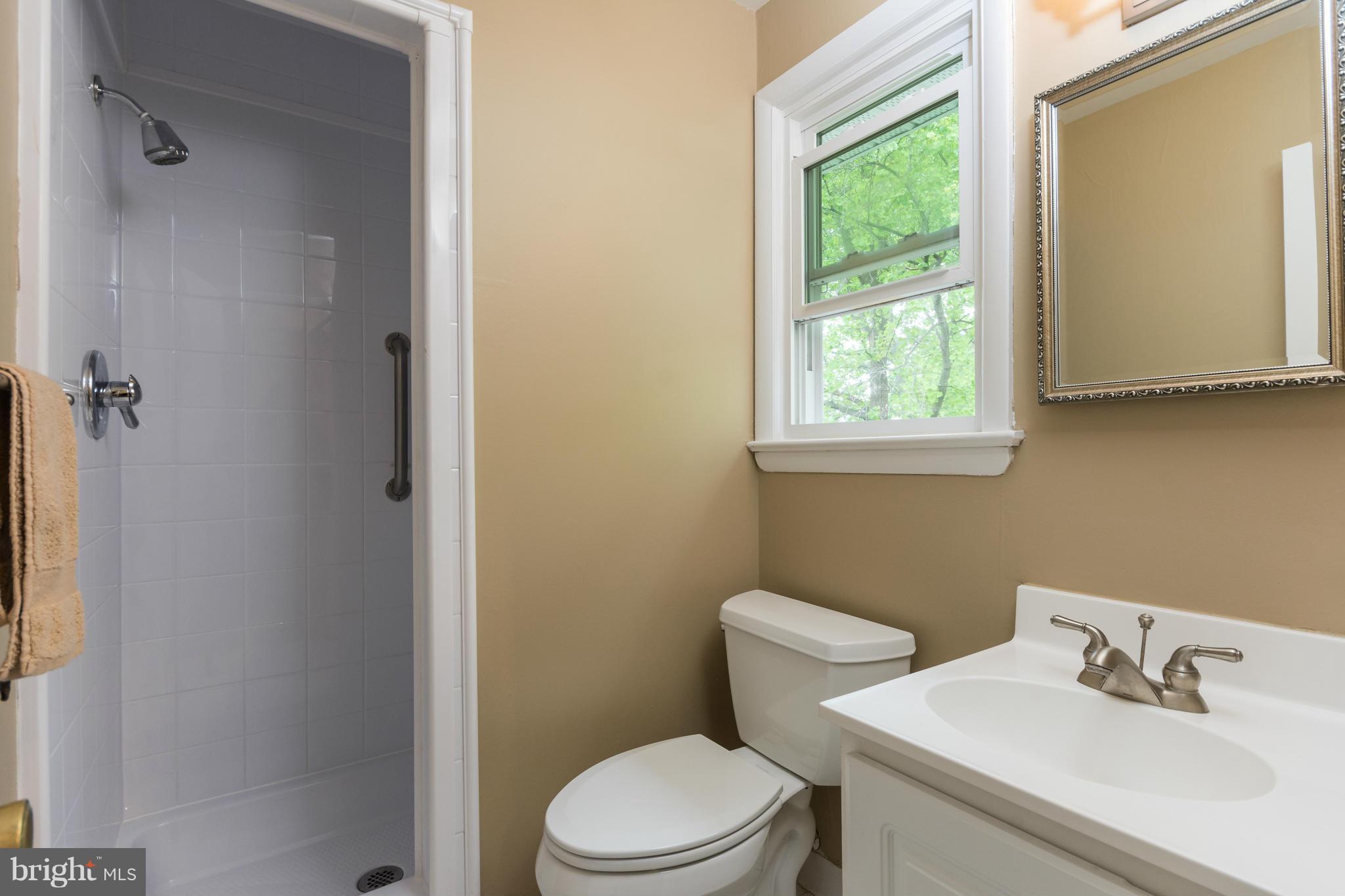 16107 Kent Road Laurel, MD 20707 - Photo 15 of 28 Renovated ensuite full bath