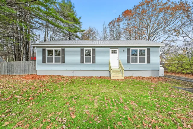 $229,900 | 20 Spruce Street, Newport, ME 04953