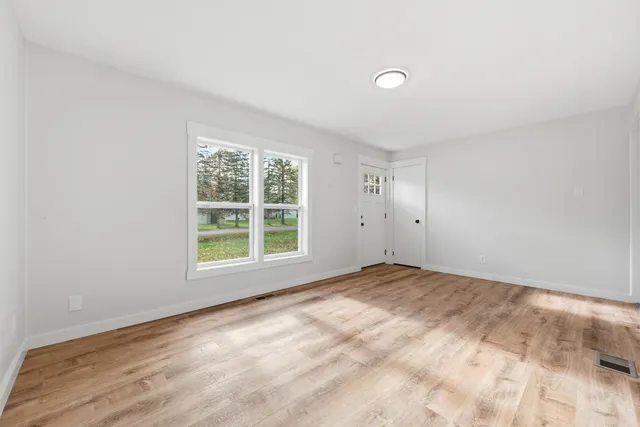 $229,900 | 20 Spruce Street, Newport, ME 04953