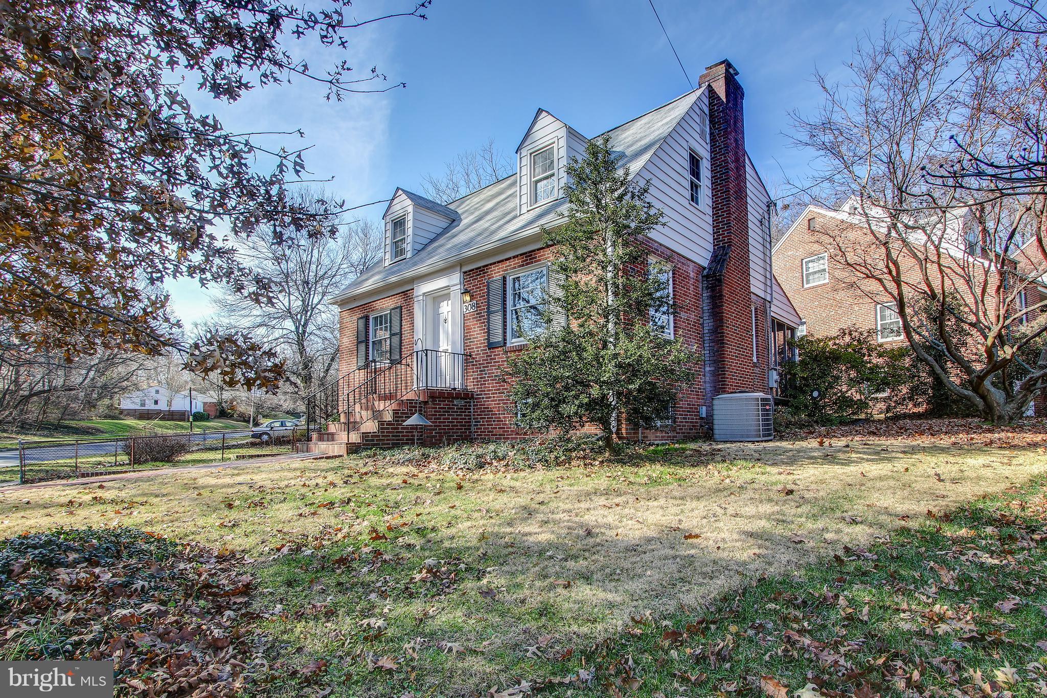 308 East Schuyler Road Silver Spring, MD 20901 - Photo 2 of 33