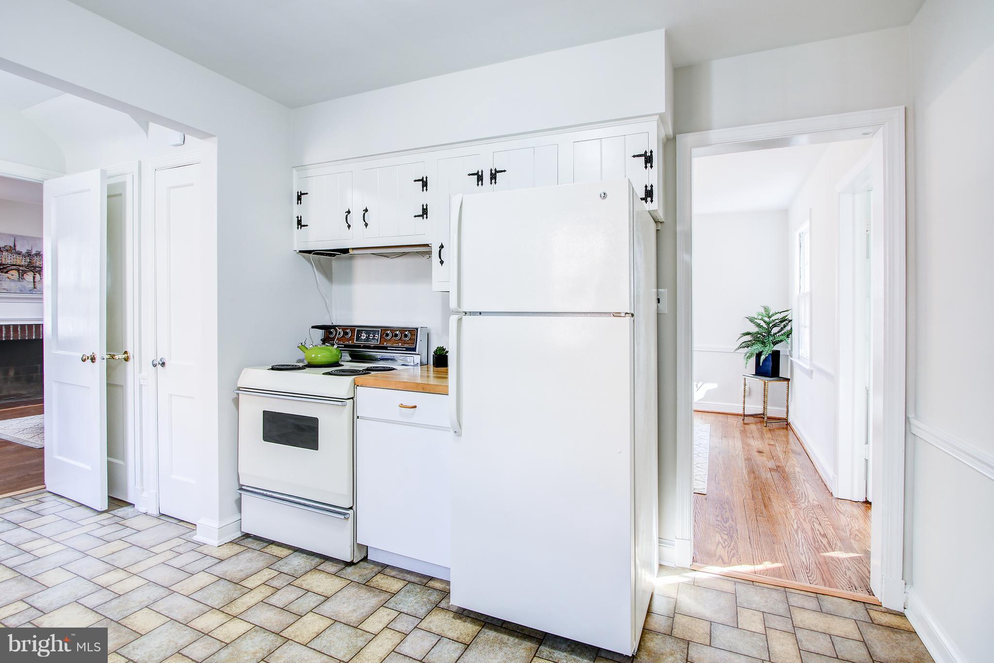 308 East Schuyler Road Silver Spring, MD 20901 - Photo 12 of 33