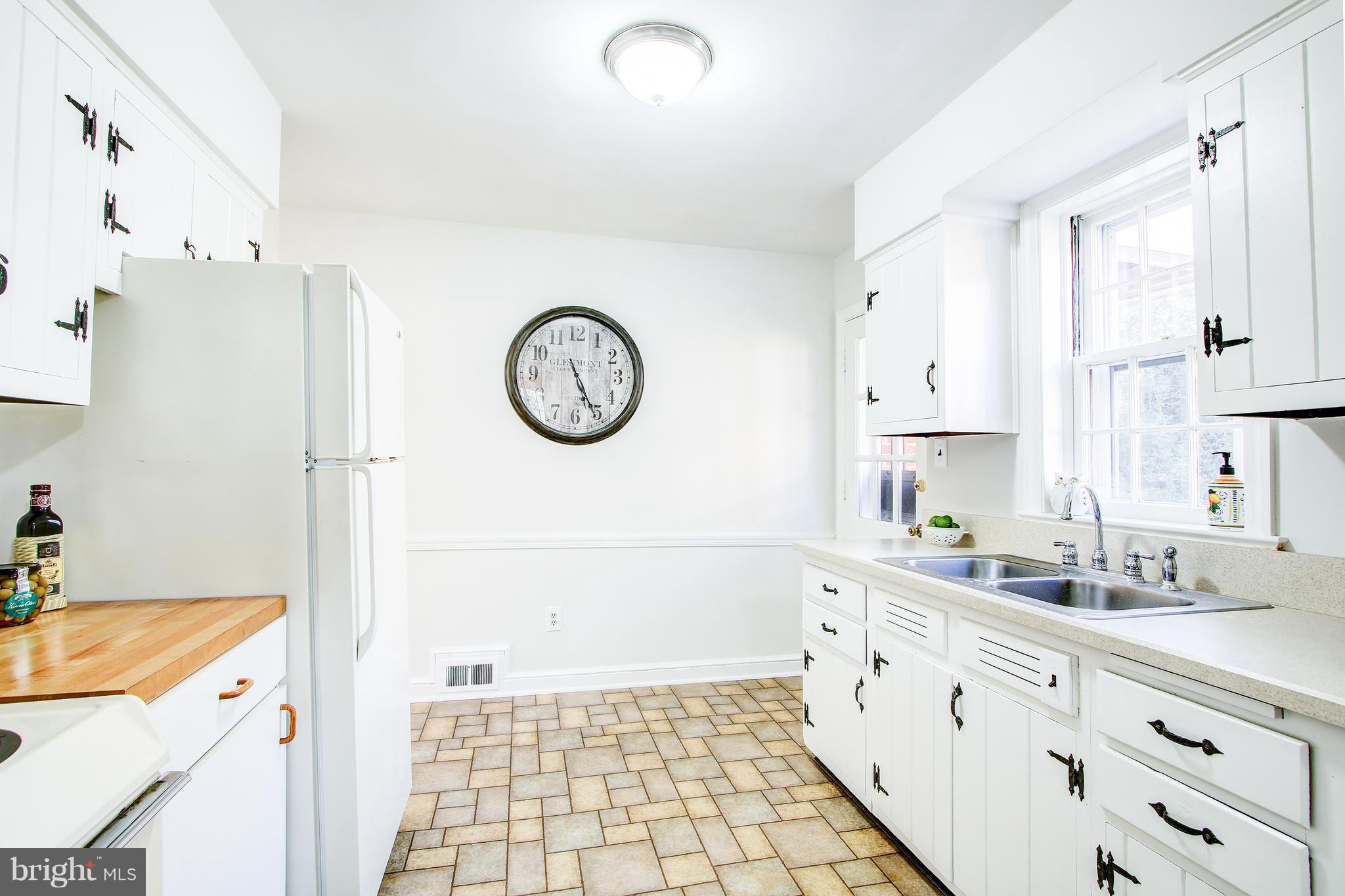 308 East Schuyler Road Silver Spring, MD 20901 - Photo 13 of 33