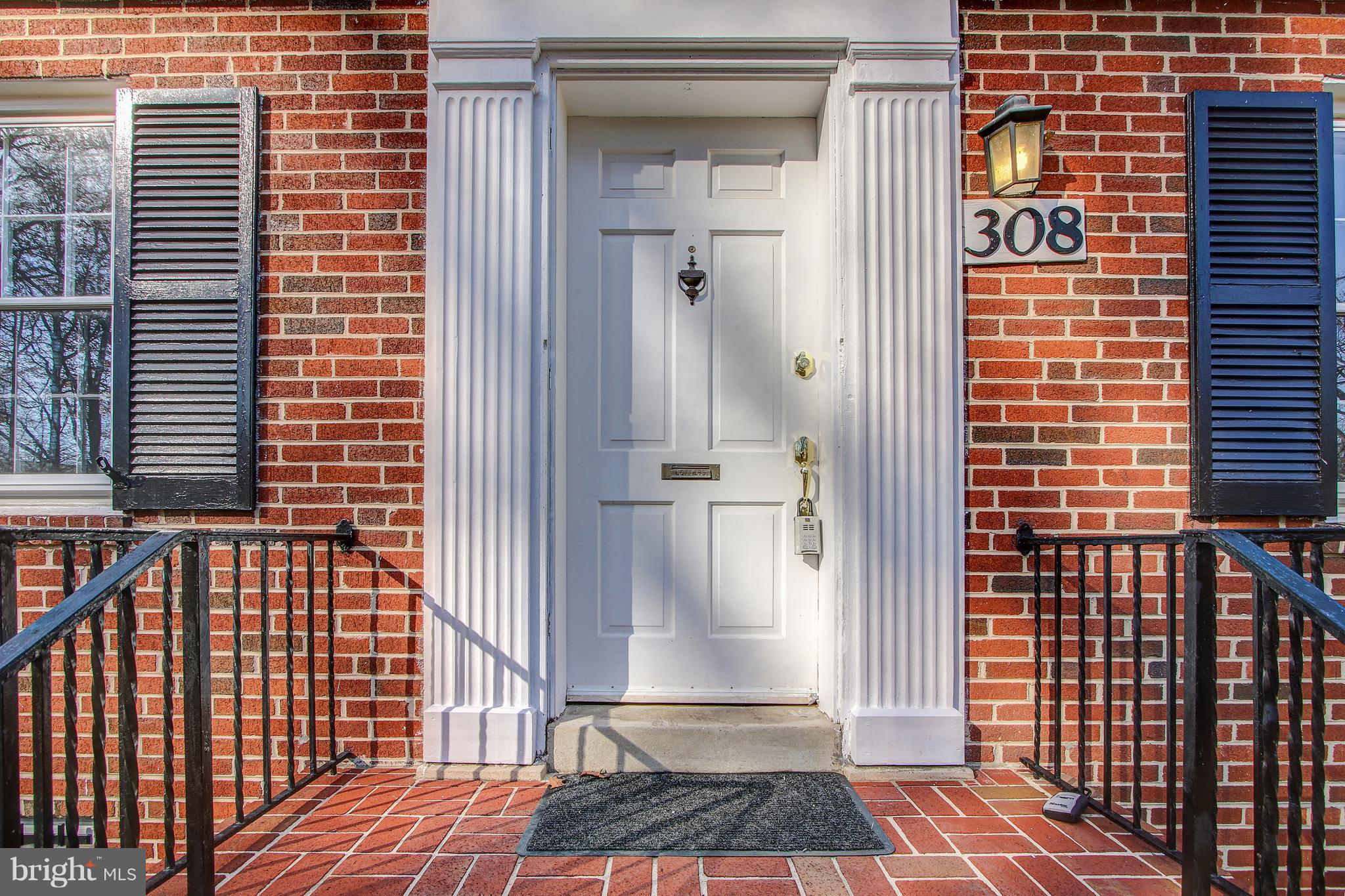 308 East Schuyler Road Silver Spring, MD 20901 - Photo 4 of 33