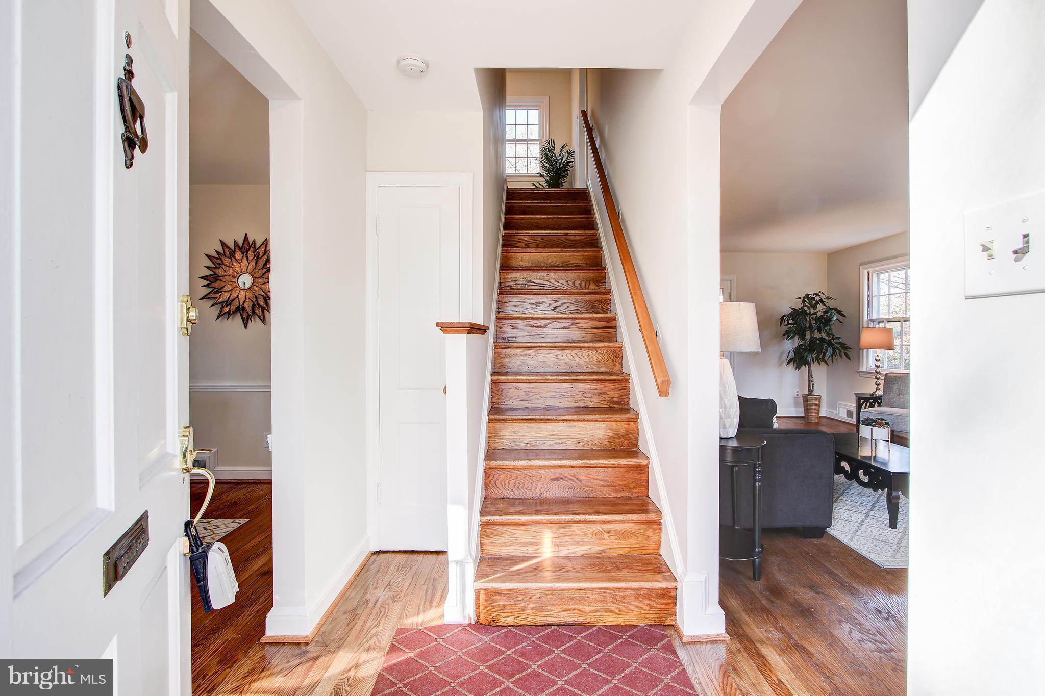 308 East Schuyler Road Silver Spring, MD 20901 - Photo 5 of 33