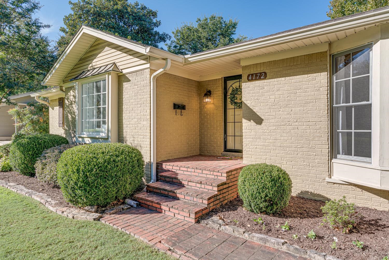 4172 Barfield Road Memphis, TN 38117 - Photo 2 of 18