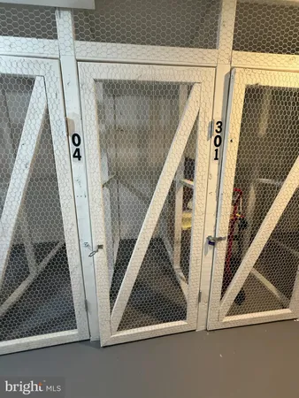 $2,000 | 2754 Hollywood Road, Unit 304, Falls Church, VA 22043