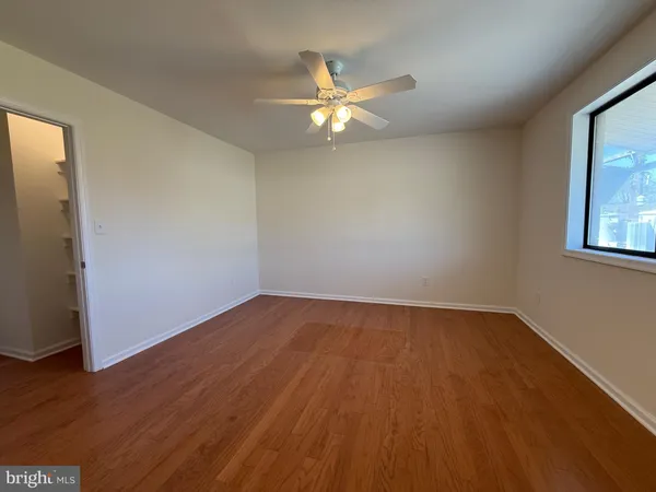 $2,000 | 2754 Hollywood Road, Unit 304, Falls Church, VA 22043