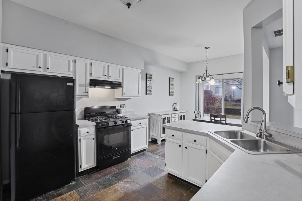 1627 Spaulding Road Bartlett, IL 60103 - Photo 4 of 25