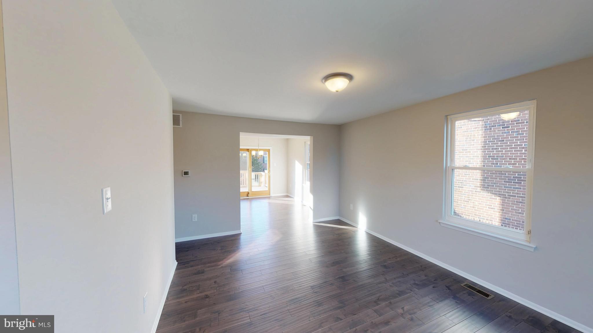215 Georgetown Road Annapolis, MD 21403 - Photo 2 of 26 Living Room