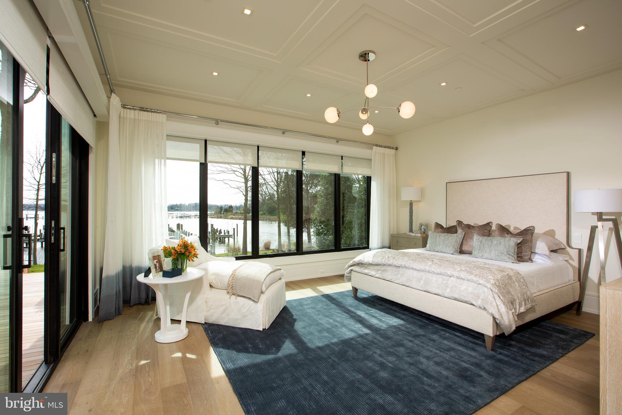 964 Melvin Road Annapolis, MD 21403 - Photo 14 of 30 Main level Primary's suite, direct pool access