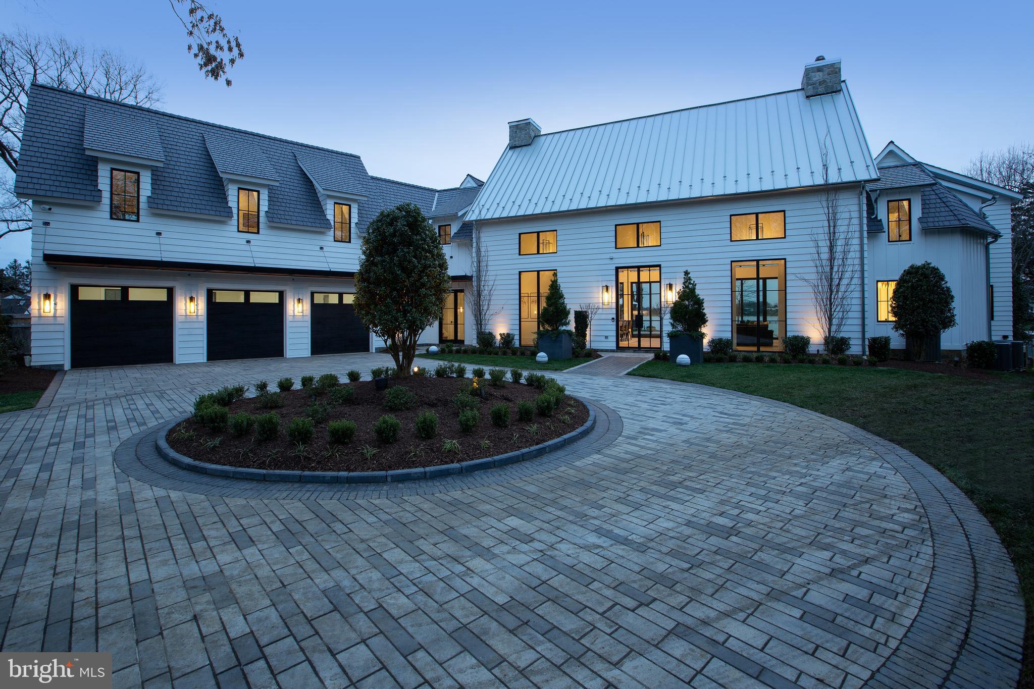 964 Melvin Road Annapolis, MD 21403 - Photo 23 of 30 Twilight view of approach