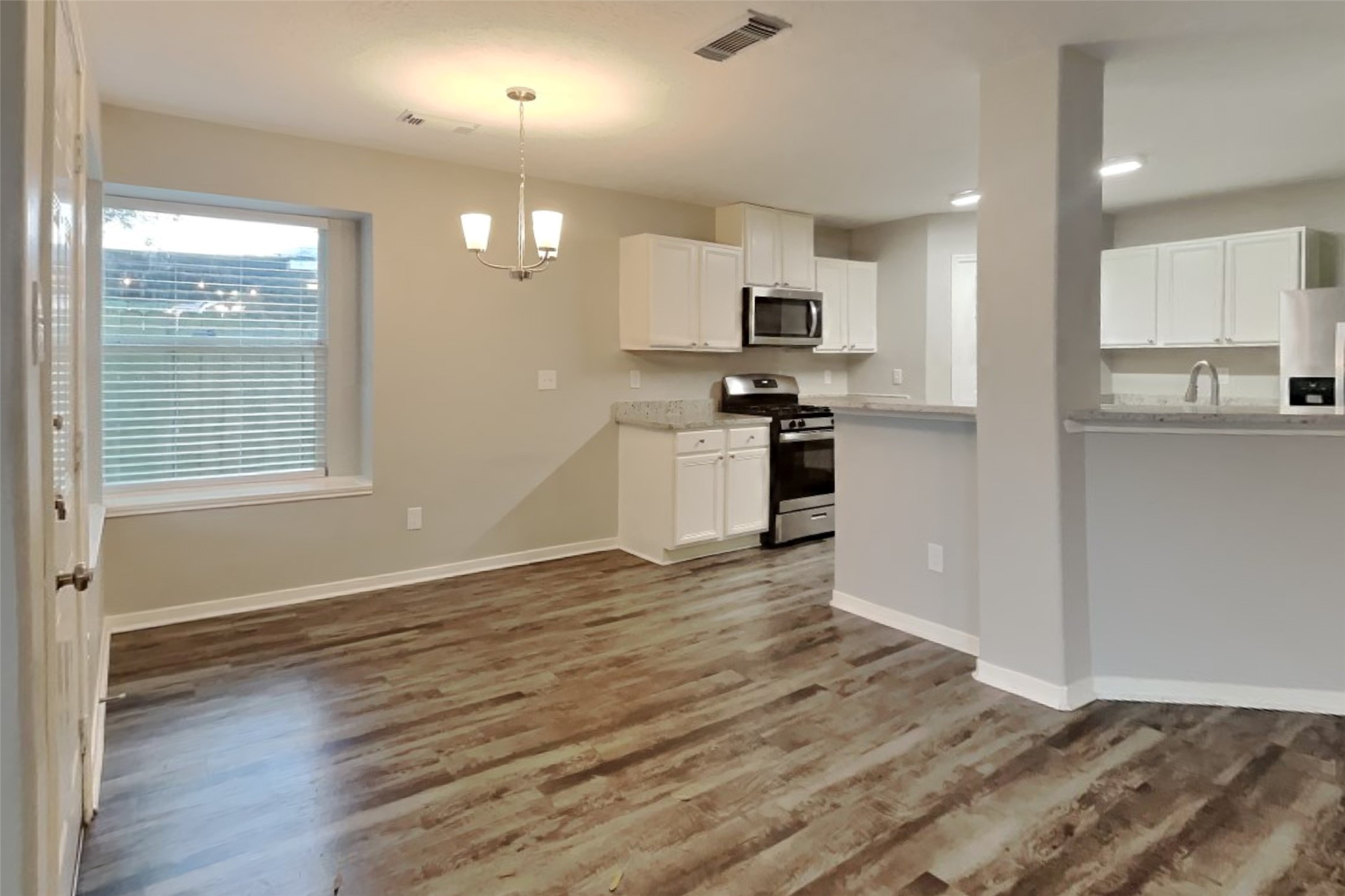 5706 Straight Way Houston, TX 77339 - Photo 5 of 19