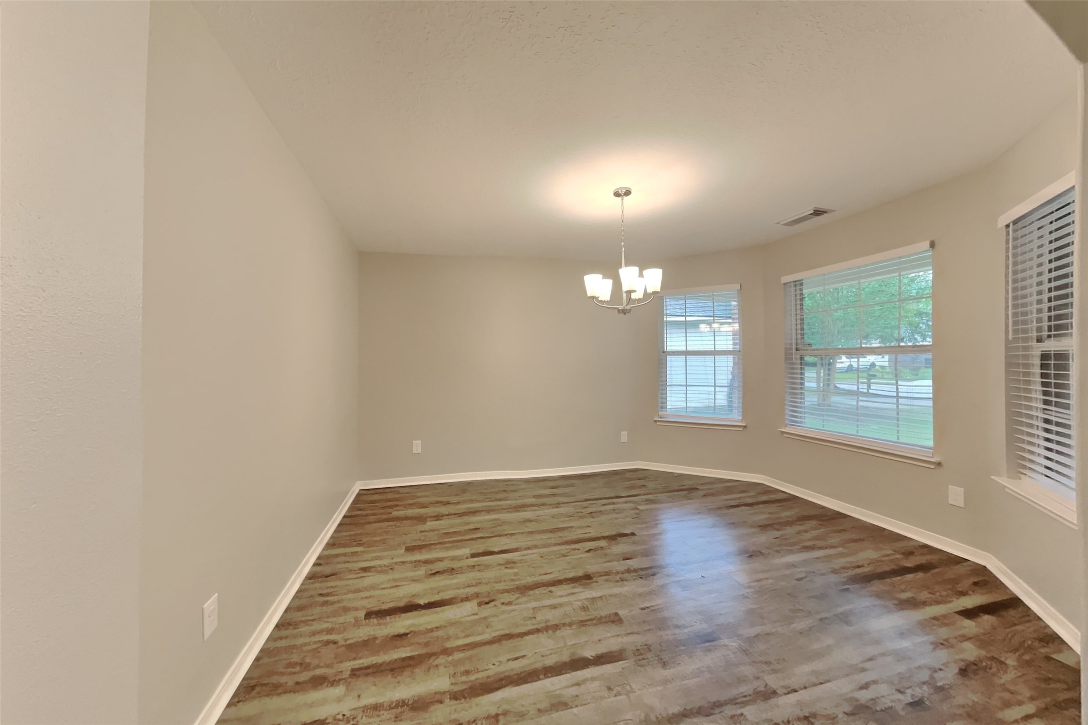 5706 Straight Way Houston, TX 77339 - Photo 6 of 19