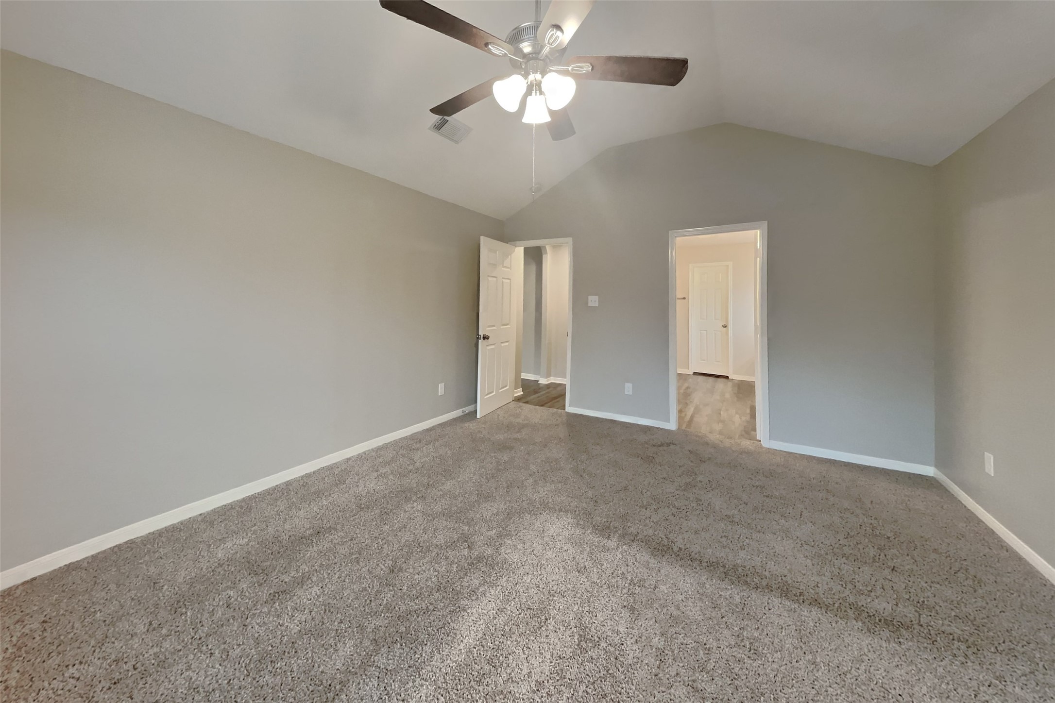 5706 Straight Way Houston, TX 77339 - Photo 7 of 19