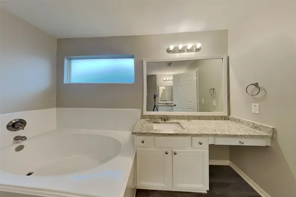 $2,195 | 5706 Straight Way, Houston, TX 77339