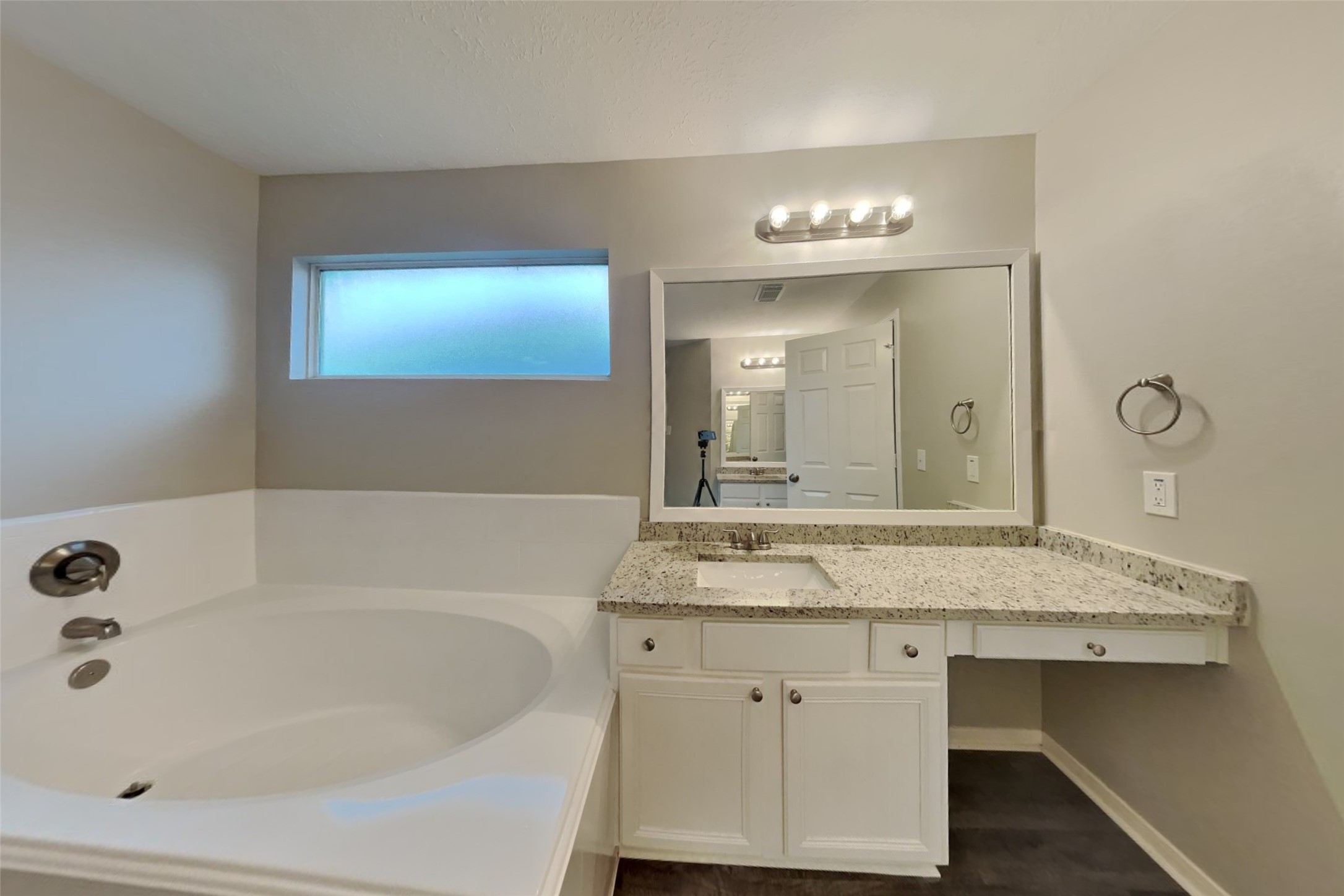 5706 Straight Way Houston, TX 77339 - Photo 10 of 19
