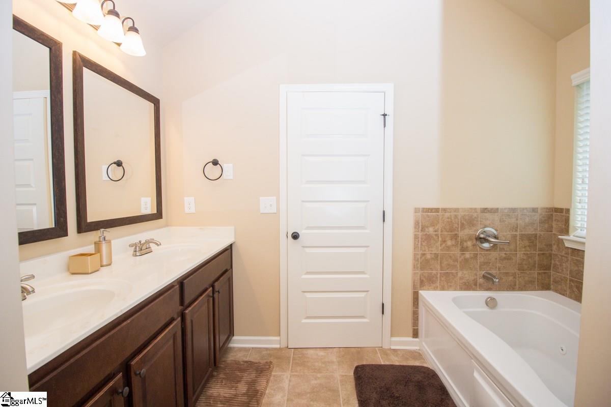 208 Open Range Lane Simpsonville, SC 29681 - Photo 19 of 30 Gallery Image 19