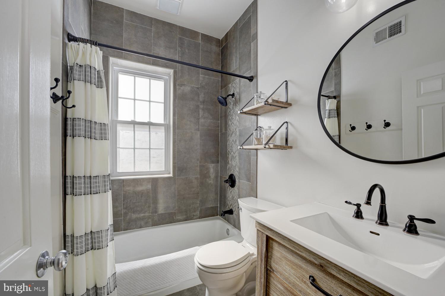 308 East Capitol Street Northeast, Unit 8 Washington, DC 20003 - Photo 16 of 28