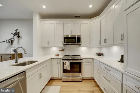 $700,000 | 308 East Capitol Street Northeast, Unit 8, Washington, DC 20003