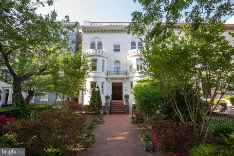 $700,000 | 308 East Capitol Street Northeast, Unit 8, Washington, DC 20003