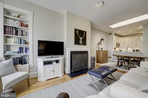 $700,000 | 308 East Capitol Street Northeast, Unit 8, Washington, DC 20003