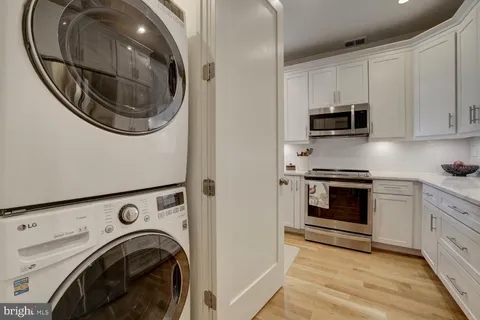 $700,000 | 308 East Capitol Street Northeast, Unit 8, Washington, DC 20003
