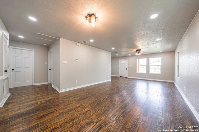 $1,700 | 1118 St James, San Antonio, TX 78202