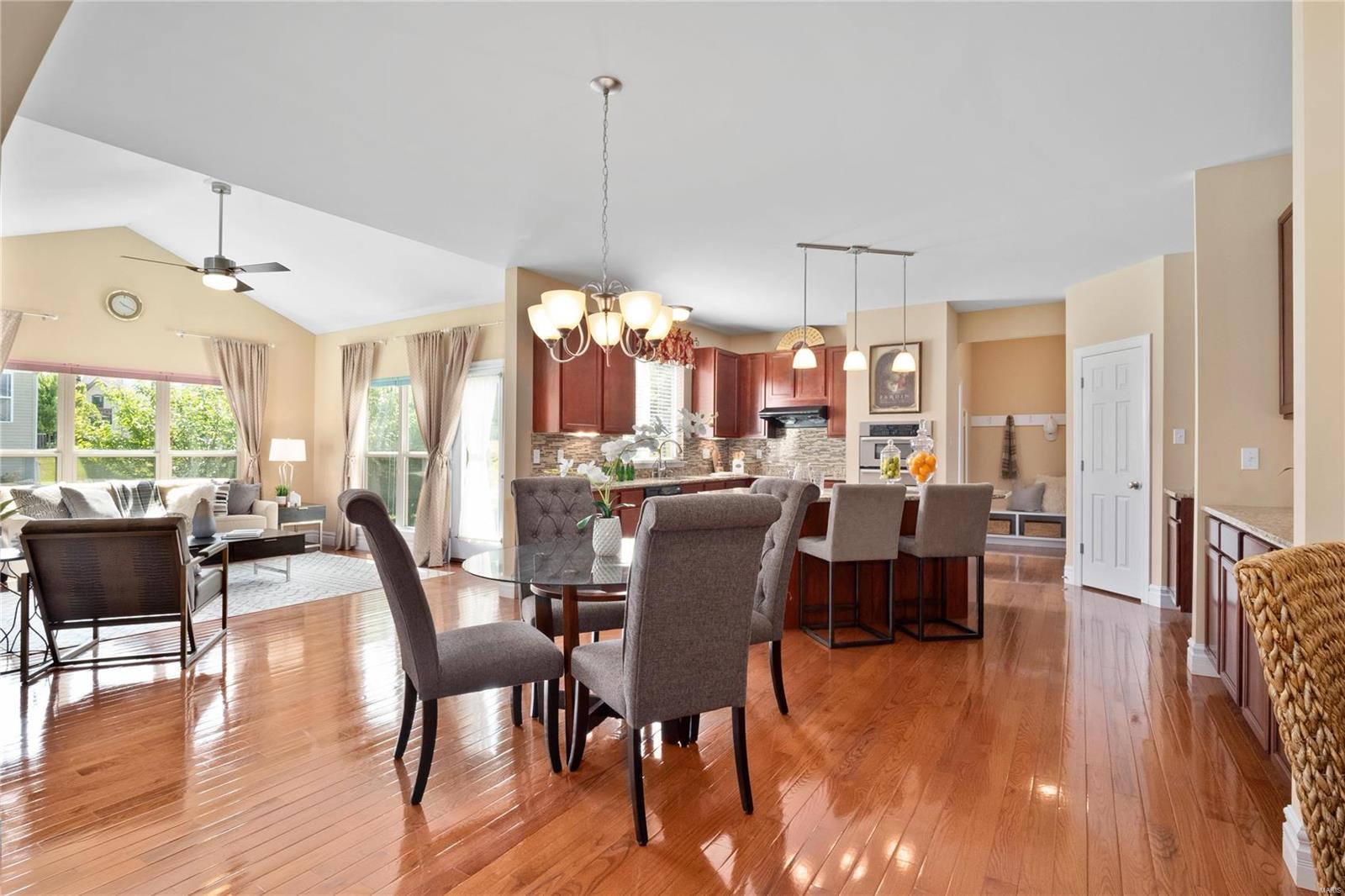 462 Oak Stand Path Chesterfield, MO 63005 - Photo 10 of 63 Gallery Image 10