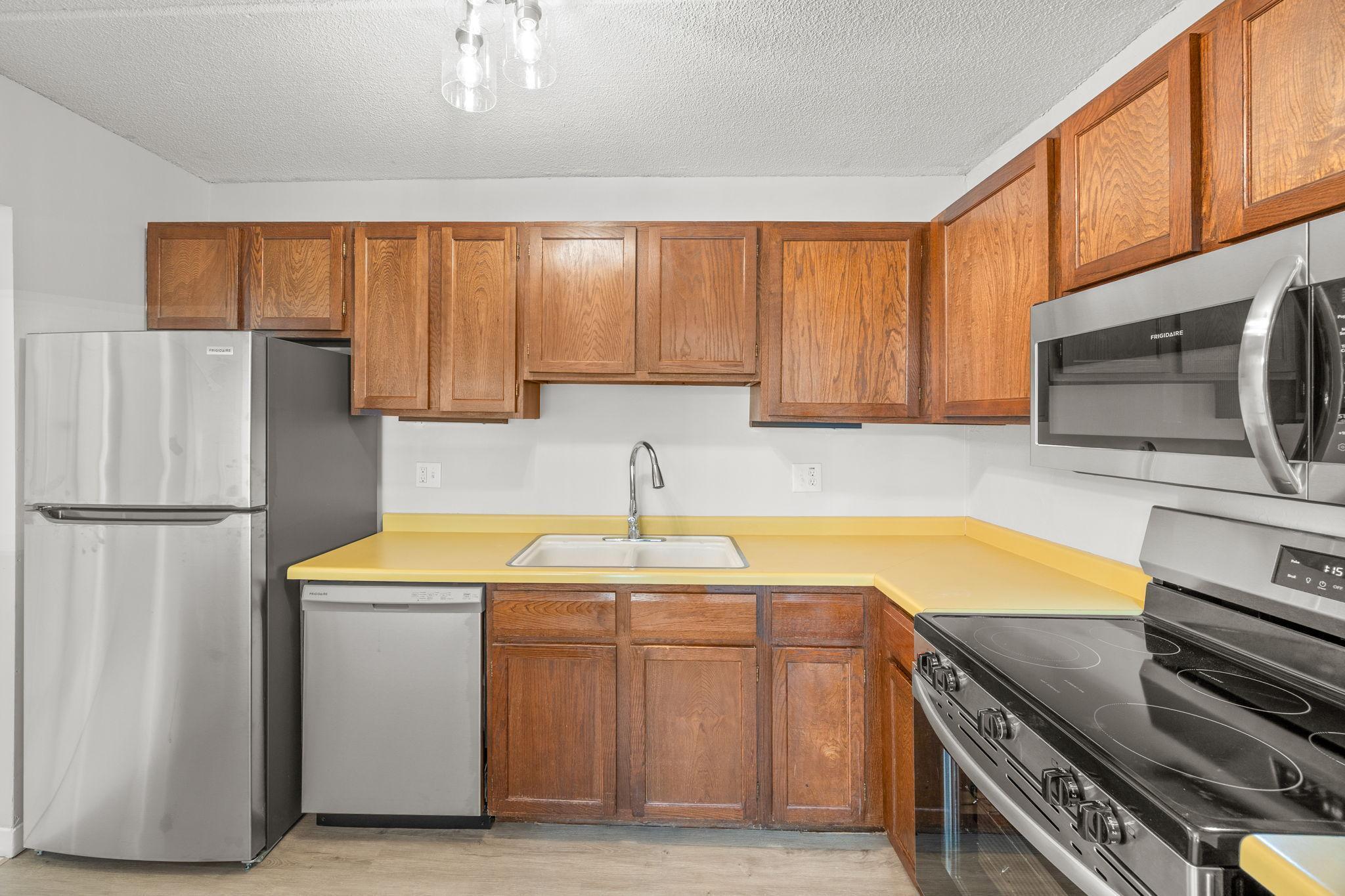 10411 Cedar Lake Road, Unit 213 Minnetonka, MN 55305 - Photo 15 of 41