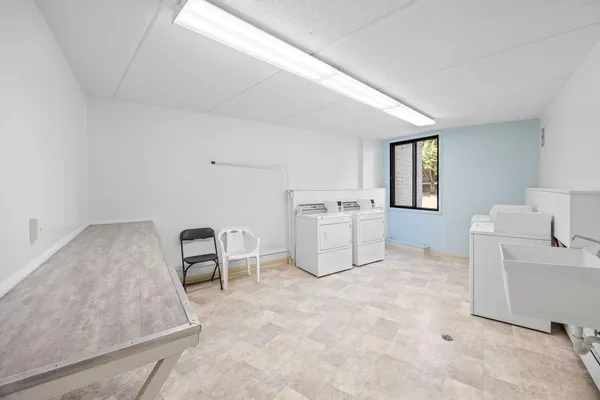 $135,000 | 10411 Cedar Lake Road, Unit 213, Minnetonka, MN 55305