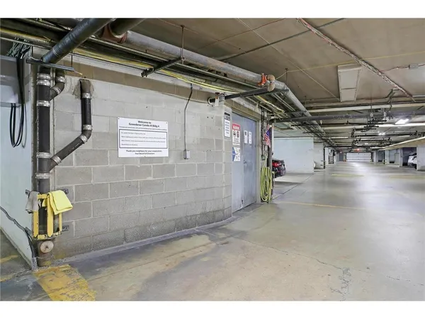 $135,000 | 10411 Cedar Lake Road, Unit 213, Minnetonka, MN 55305