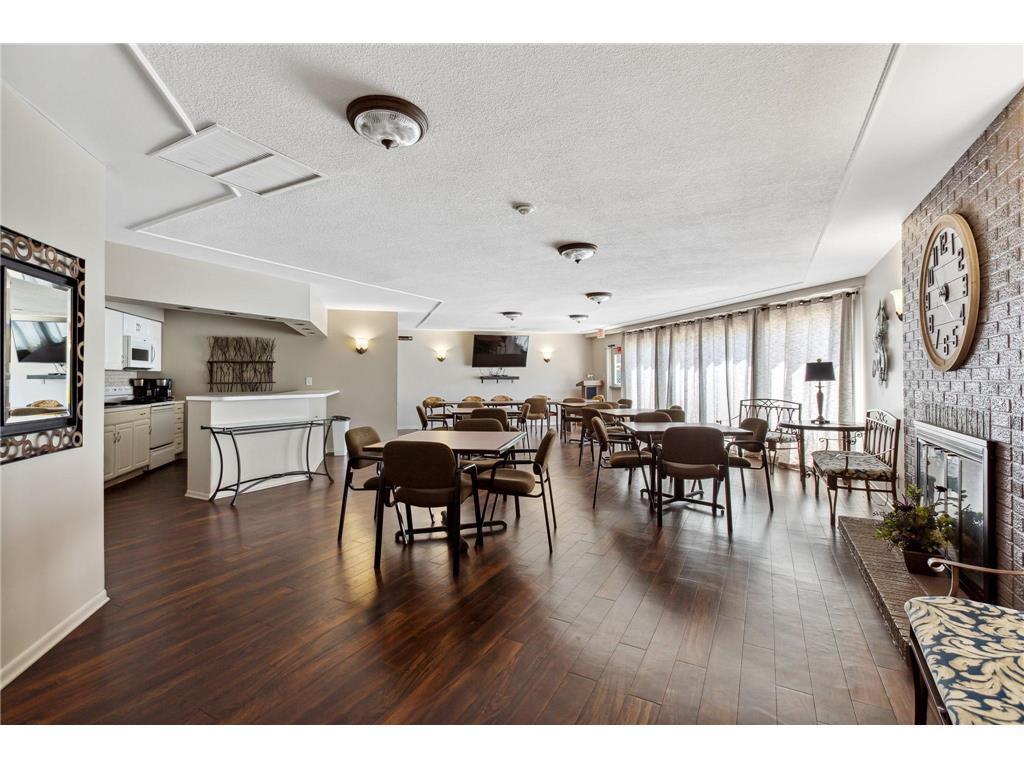 10411 Cedar Lake Road, Unit 213 Minnetonka, MN 55305 - Photo 33 of 41