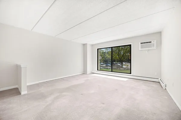 $135,000 | 10411 Cedar Lake Road, Unit 213, Minnetonka, MN 55305