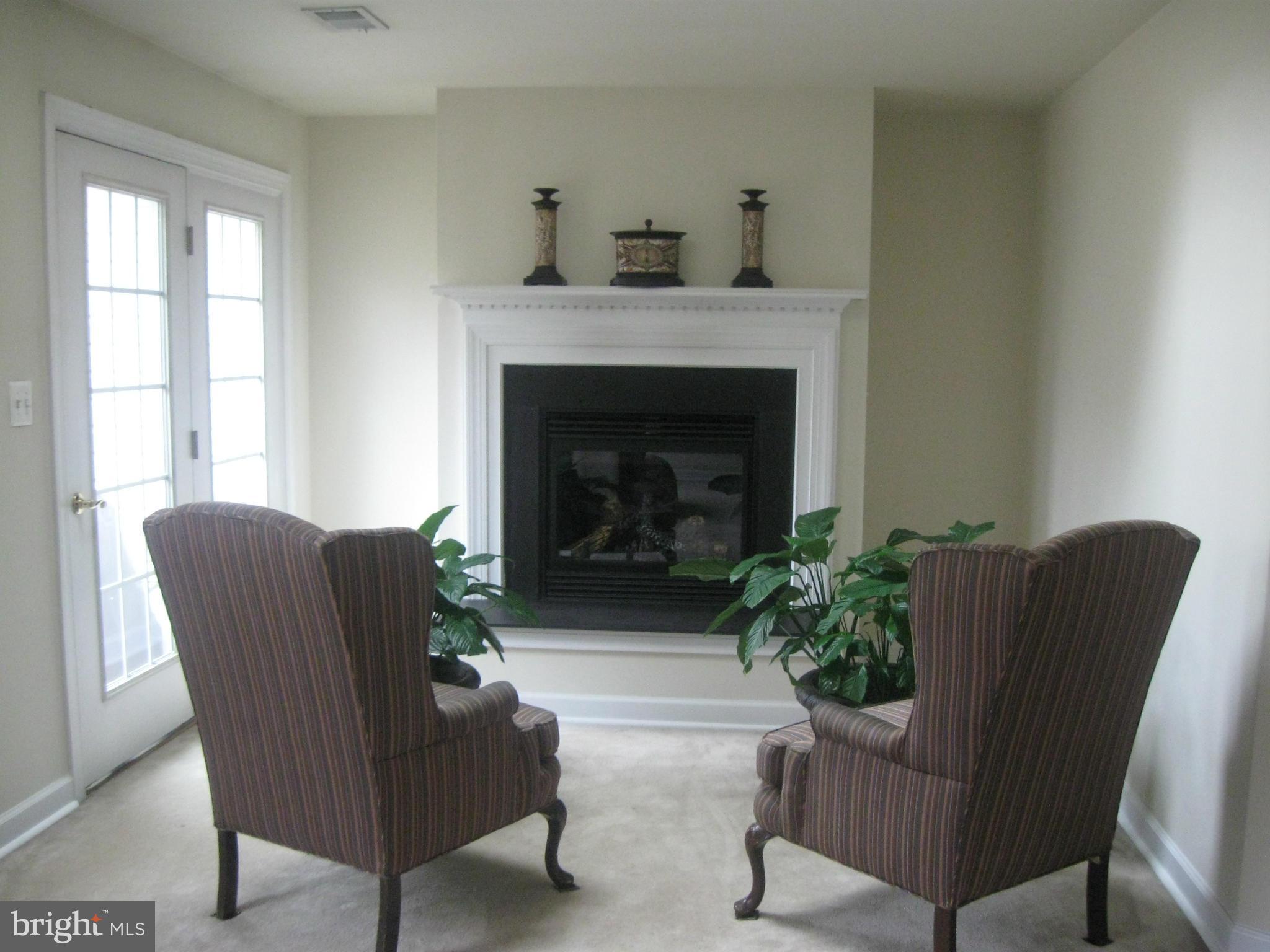2663 Evergreen Road Odenton, MD 21054 - Photo 11 of 14 Master Sitting Room