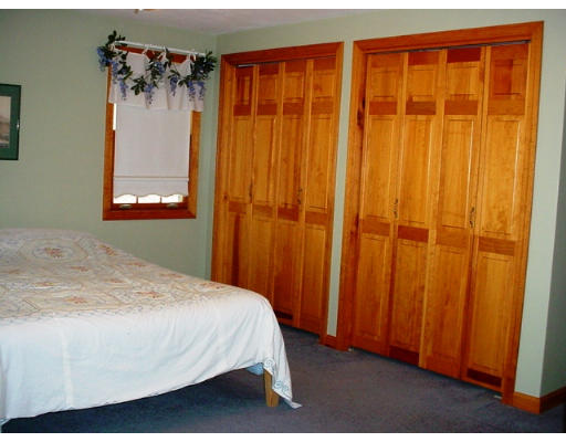 4 Hill Road Grafton, MA 01536 - Photo 8 of 29 Gallery Image 8
