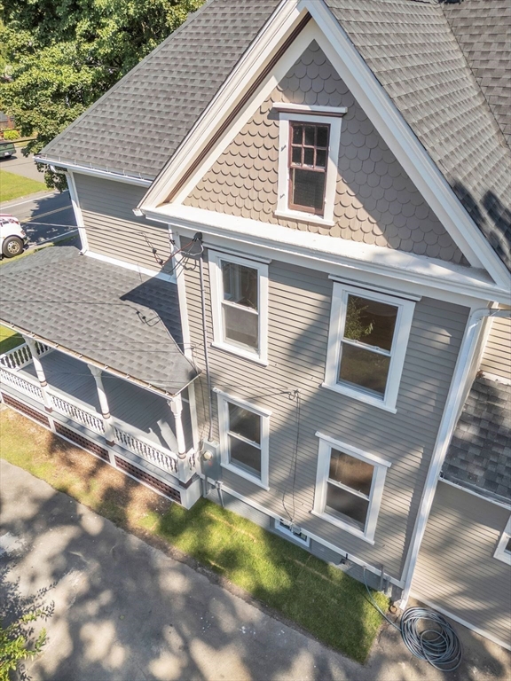 31 Park Street Northampton, MA 01062 - Photo 4 of 40 a view of a house with backyard