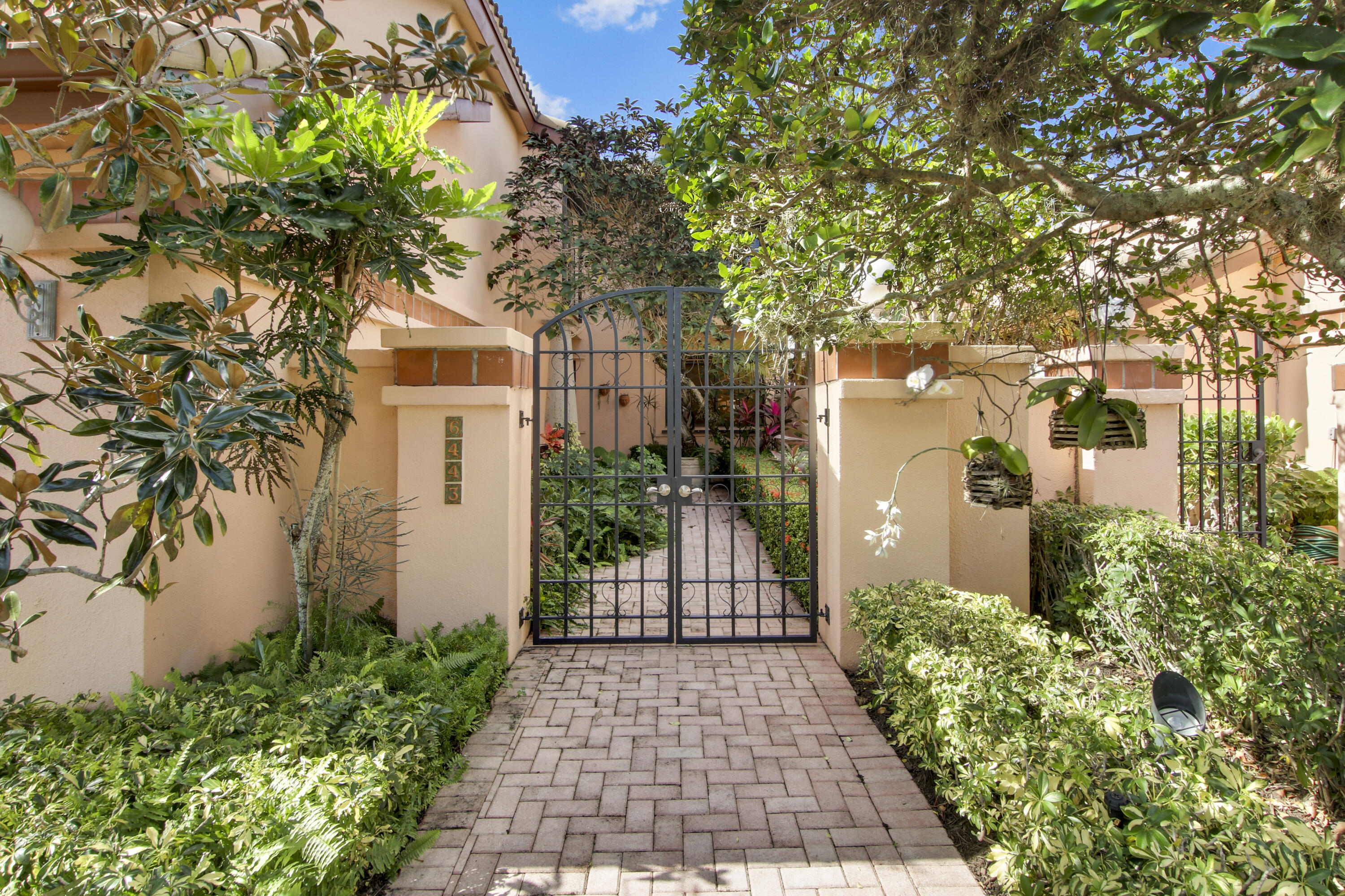 6443 Via Rosa Boca Raton, FL 33433 - Photo 4 of 40 Entrance