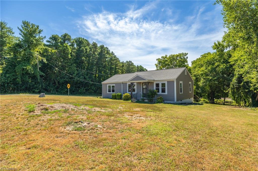 111 Crossover Road Reidsville, NC 27320 - Photo 3 of 33