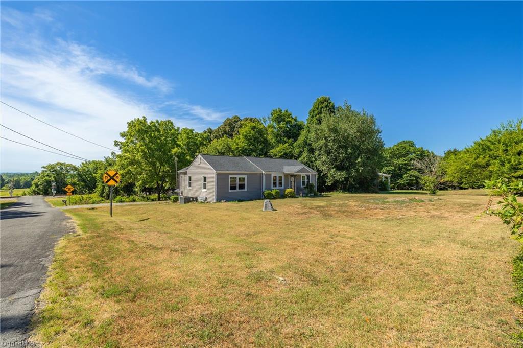 111 Crossover Road Reidsville, NC 27320 - Photo 4 of 33