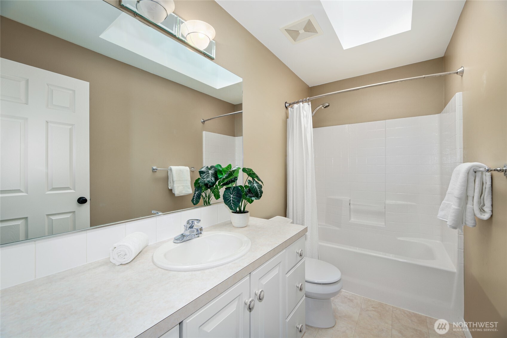 16232 9th Avenue Southwest Burien, WA 98166 - Photo 27 of 40 Gallery Image 27