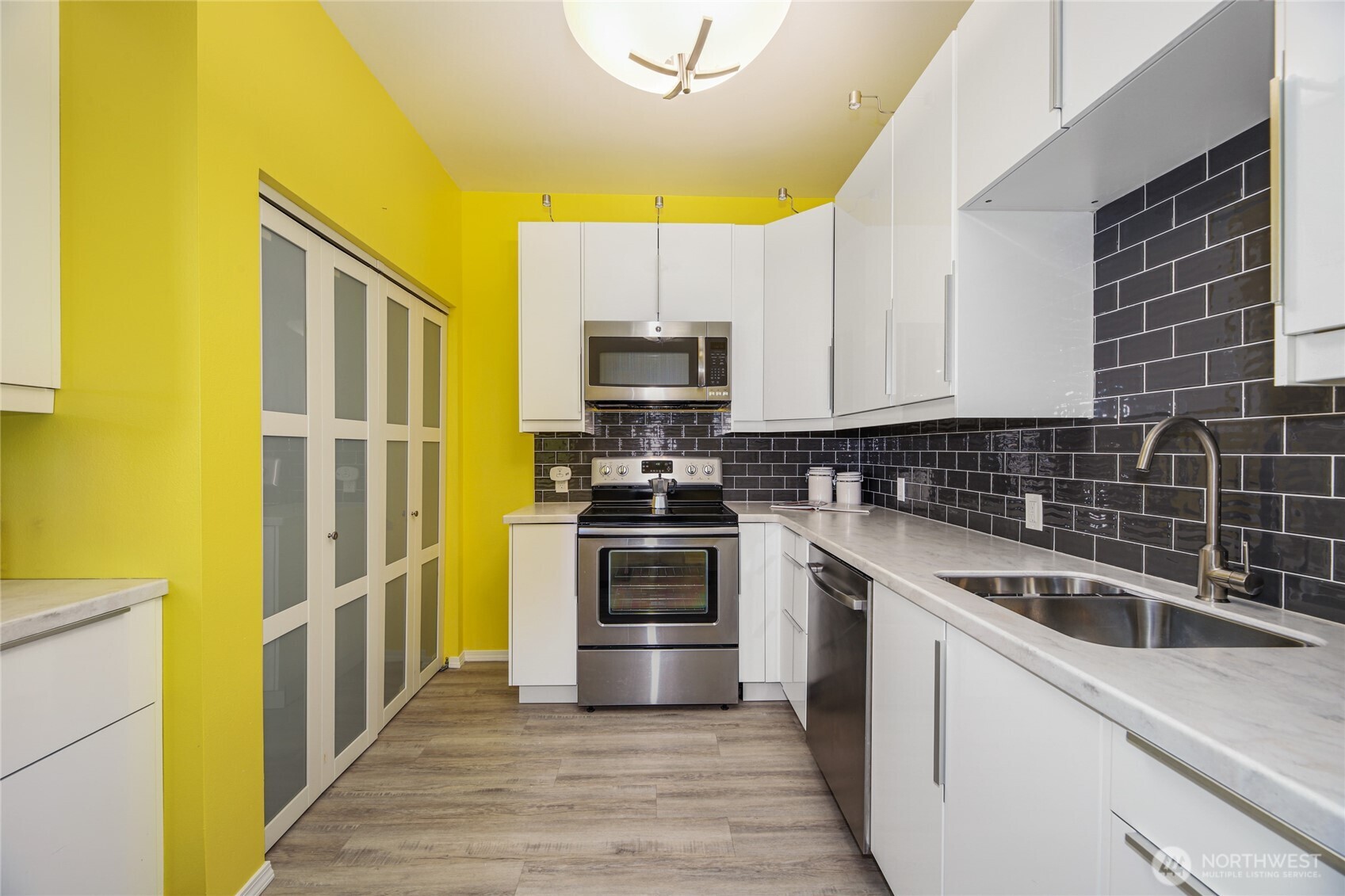 16232 9th Avenue Southwest Burien, WA 98166 - Photo 36 of 40 Gallery Image 36