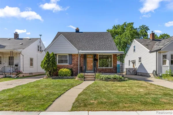 $304,900 | 22312 Madison Street, Dearborn, MI 48124