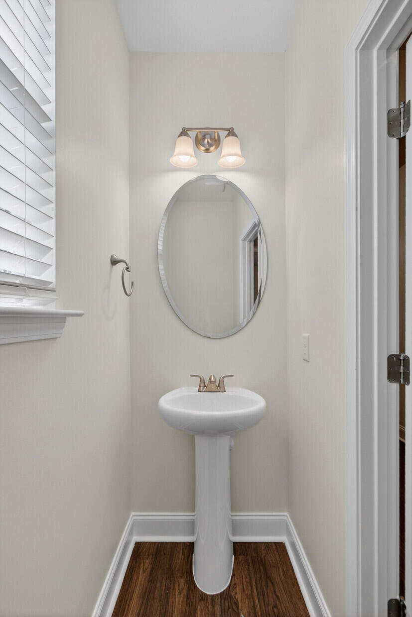 992 Theodore Road Mount Pleasant, SC 29429 - Photo 5 of 29 05_5_mls