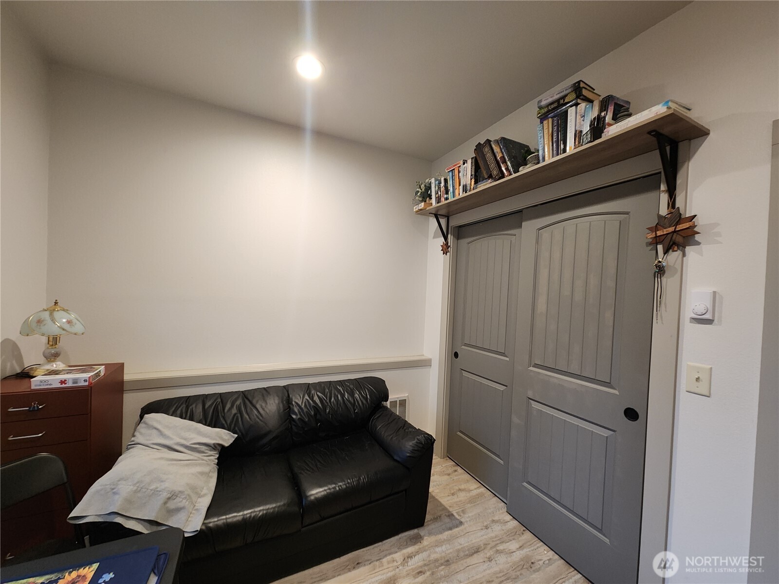 1054 Lower Madison Street Republic, WA 99166 - Photo 11 of 19 a living room with furniture
